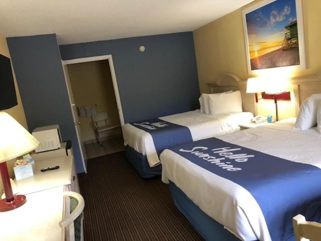 בית מלון כפרי Days Inn By Wyndham Spartanburg Waccamaw