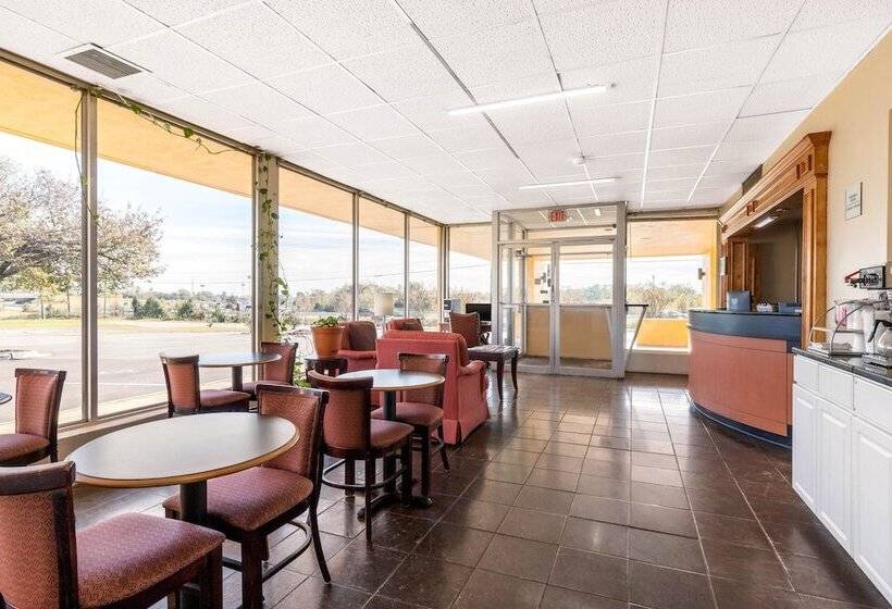 فندق Econo Lodge
