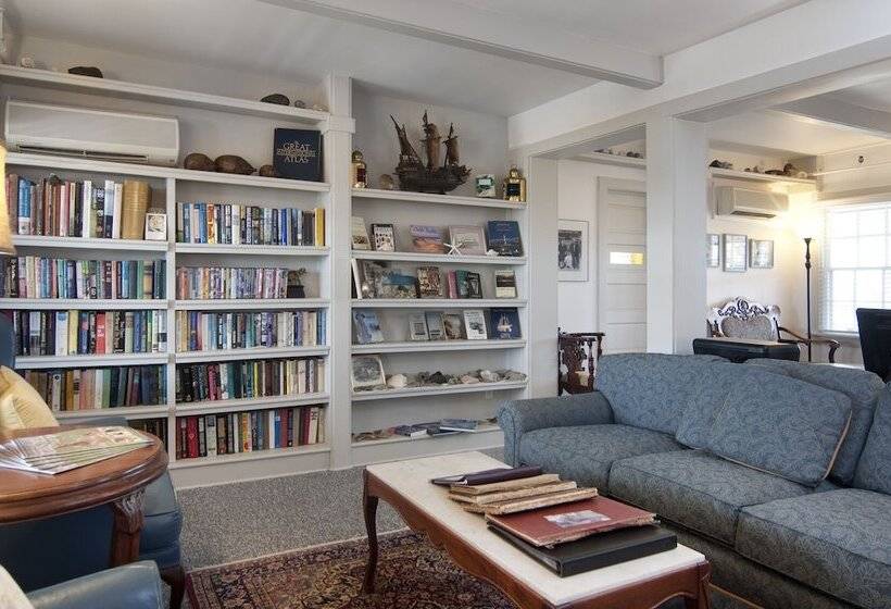 فندق The First Colony Inn