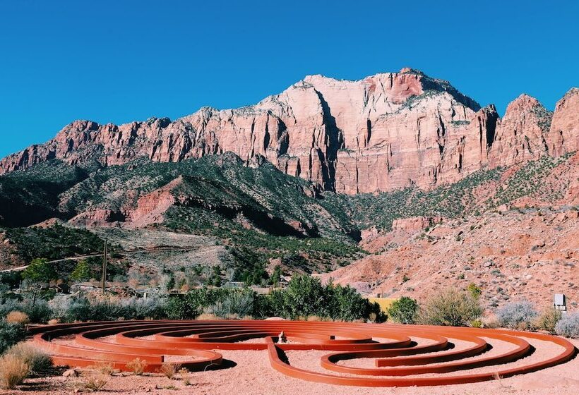 فندق Flanigan`s Resort And Spa