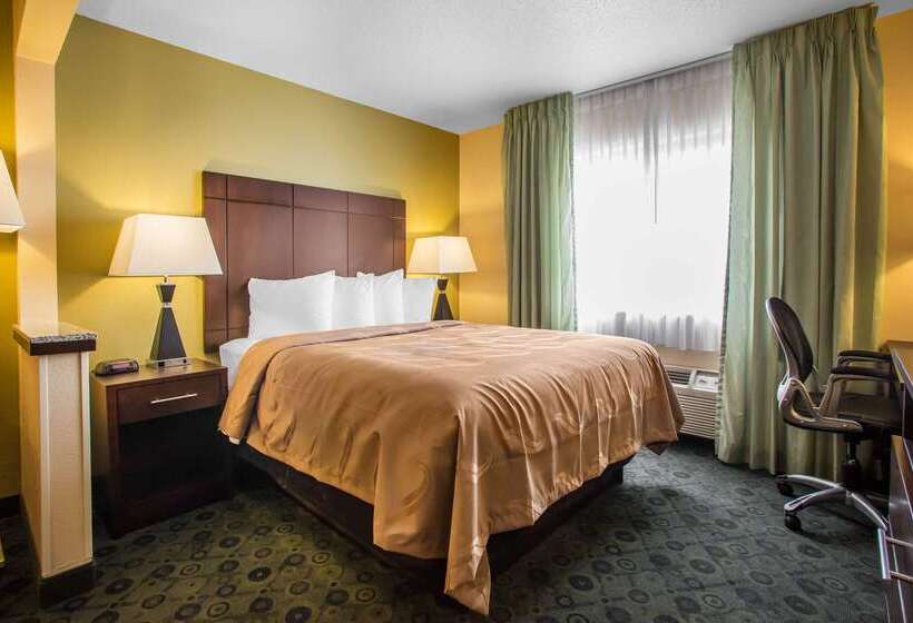בית מלון כפרי Quality Inn & Suites Bloomington I 55 And I 74