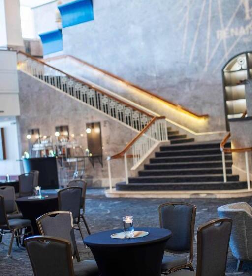 هتل Renaissance Concourse Atlanta Airport