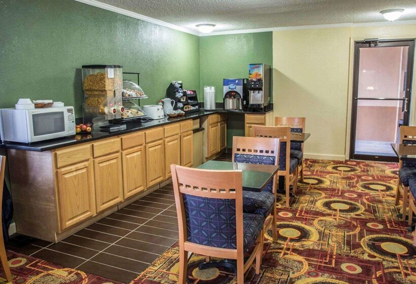 ホテル Rodeway Inn & Suites Plymouth Hwy 64