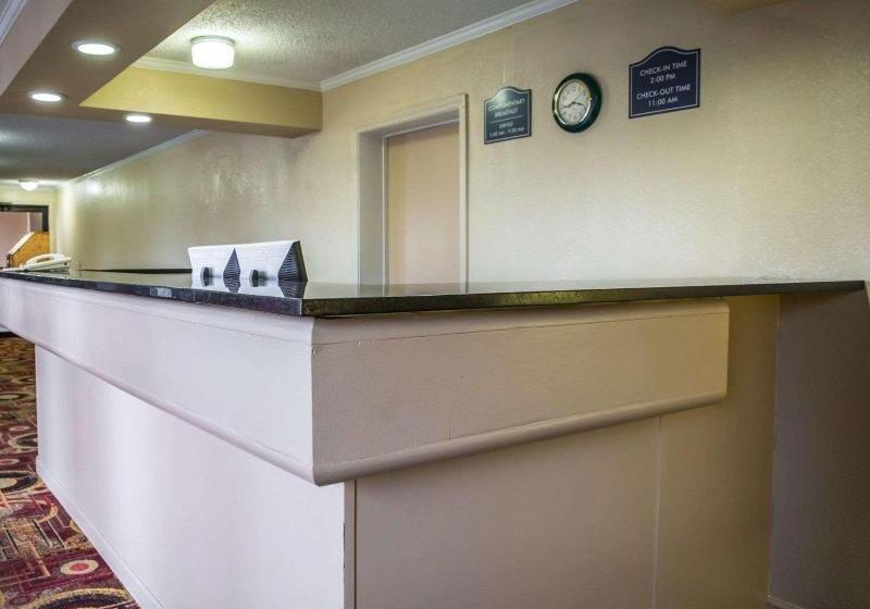 ホテル Rodeway Inn & Suites Plymouth Hwy 64