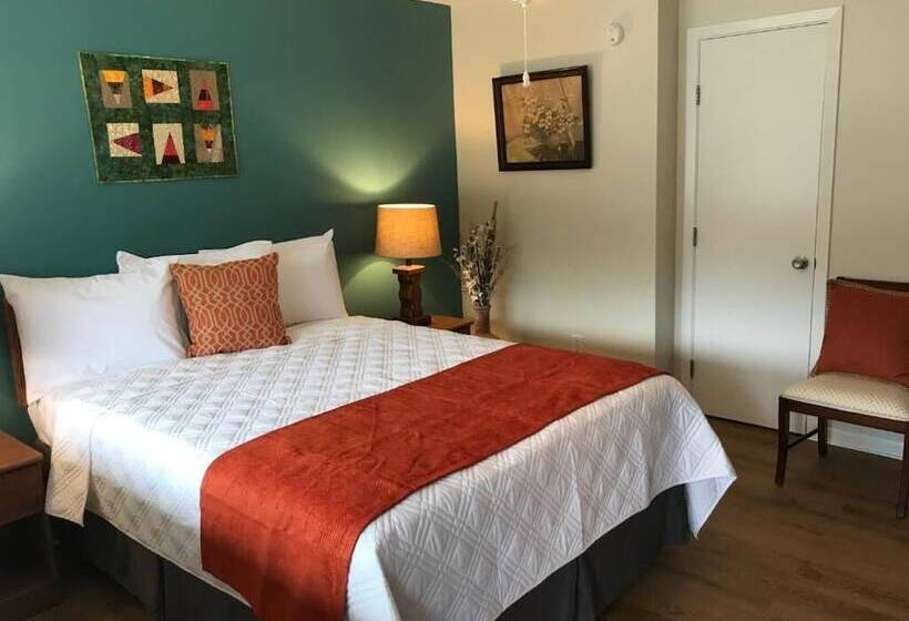 Meadowlark Motel With Restaurant & Bar