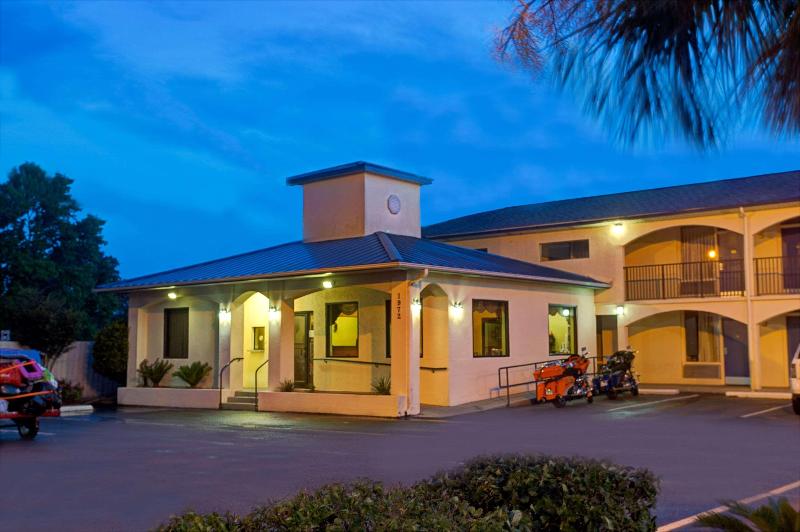 モーテル Super 8 By Wyndham Walterboro