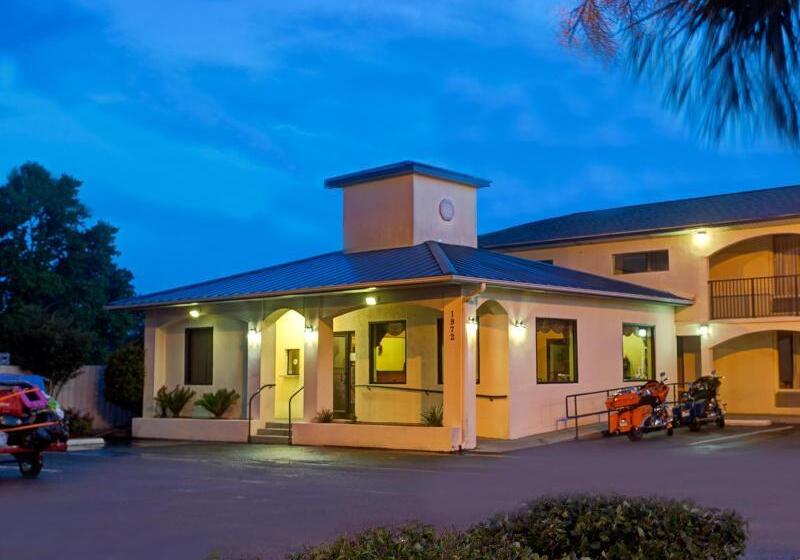 モーテル Super 8 By Wyndham Walterboro
