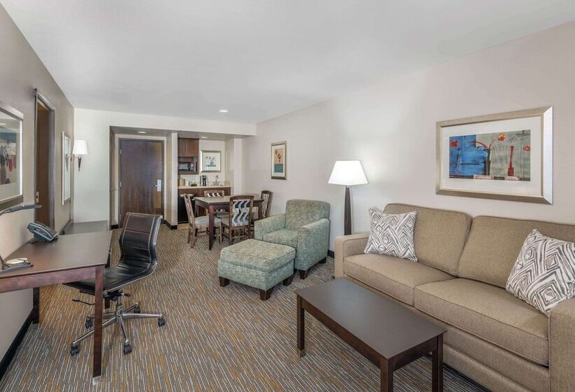 استراحتگاه Wingate By Wyndham St. George
