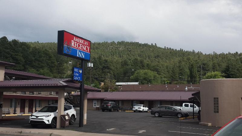 호텔 American Regency Inn