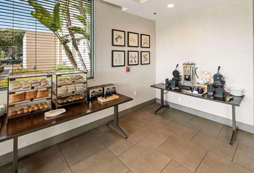 هتل Country Inn & Suites By Radisson, San Diego North, Ca