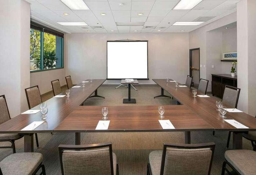 هتل Country Inn & Suites By Radisson, San Diego North, Ca