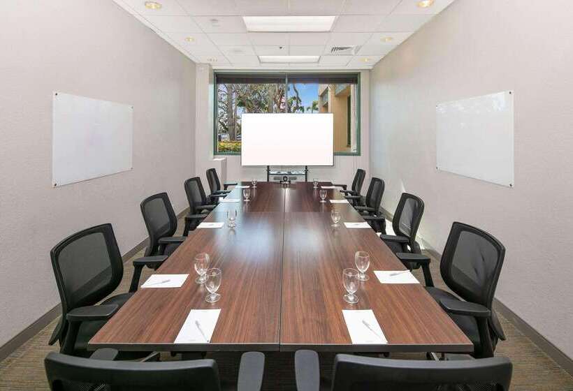 هتل Country Inn & Suites By Radisson, San Diego North, Ca