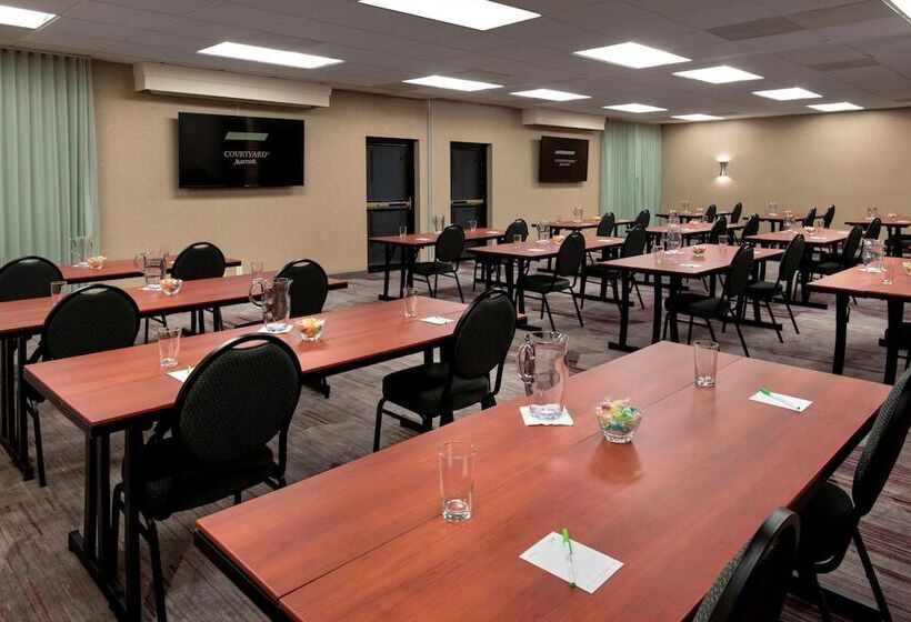 هتل Courtyard By Marriott Mt. Laurel