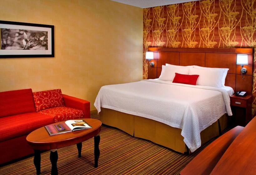 هتل Courtyard By Marriott Mt. Laurel