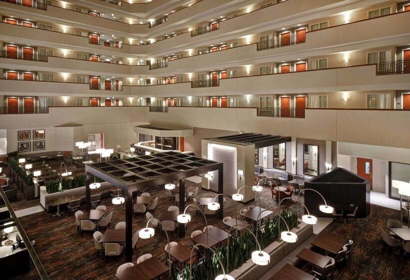 هتل Embassy Suites Little Rock