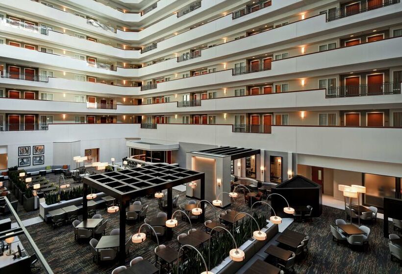 هتل Embassy Suites Little Rock