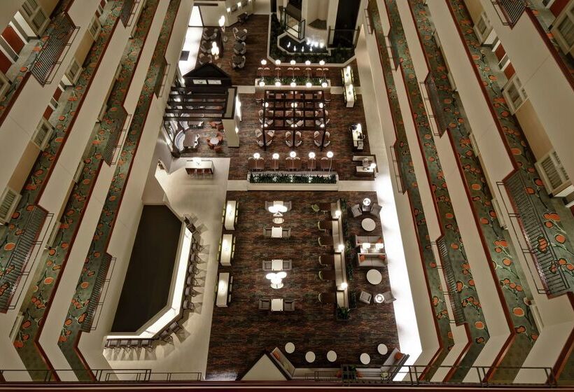 هتل Embassy Suites Little Rock