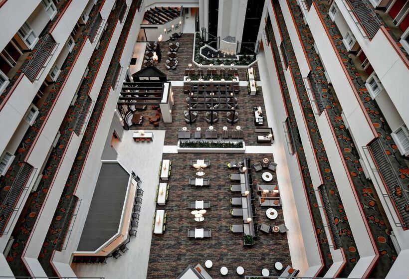 هتل Embassy Suites Little Rock