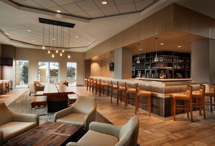 فندق Embassy Suites By Hilton Monterey Bay Seaside
