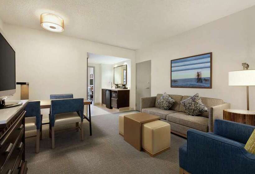 فندق Embassy Suites By Hilton Monterey Bay Seaside