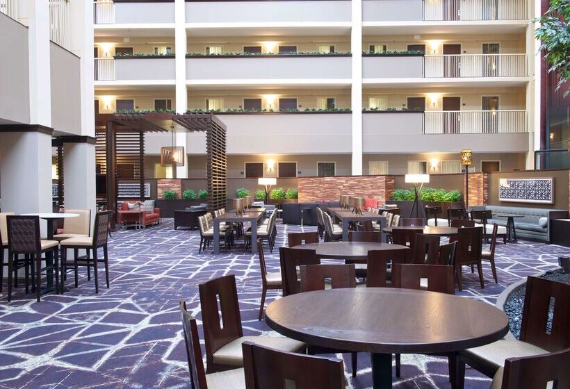 فندق Embassy Suites By Hilton Philadelphia Airport