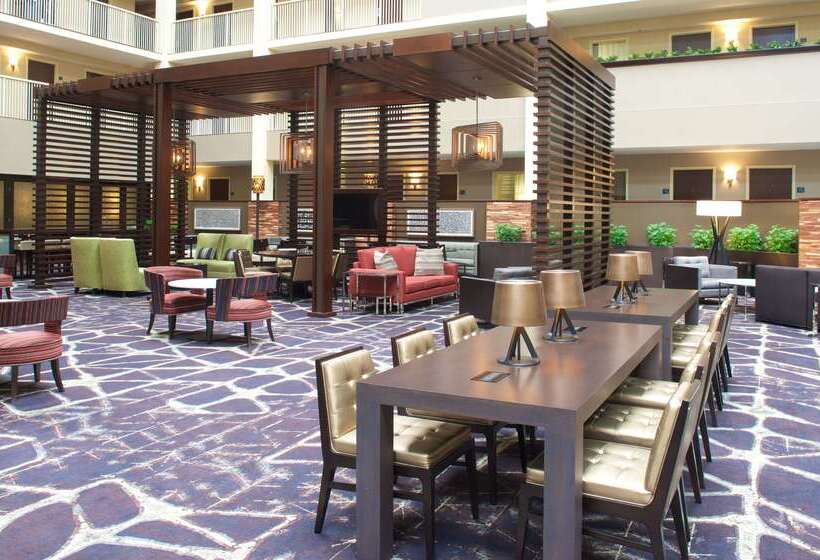 فندق Embassy Suites By Hilton Philadelphia Airport