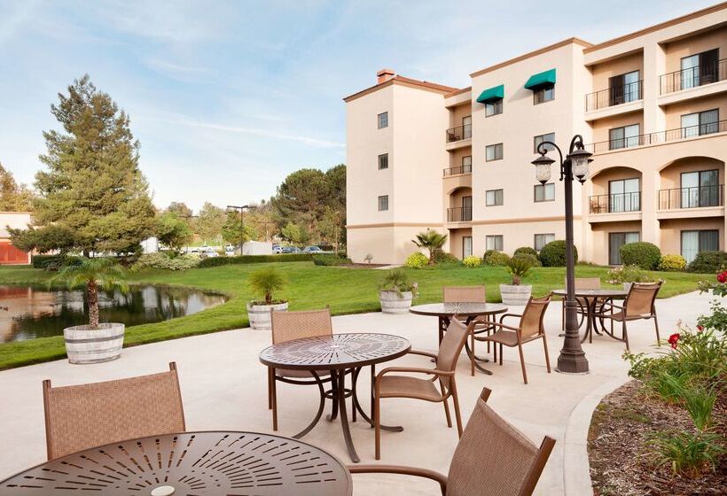 בית מלון כפרי Embassy Suites By Hilton Temecula Valley Wine Country