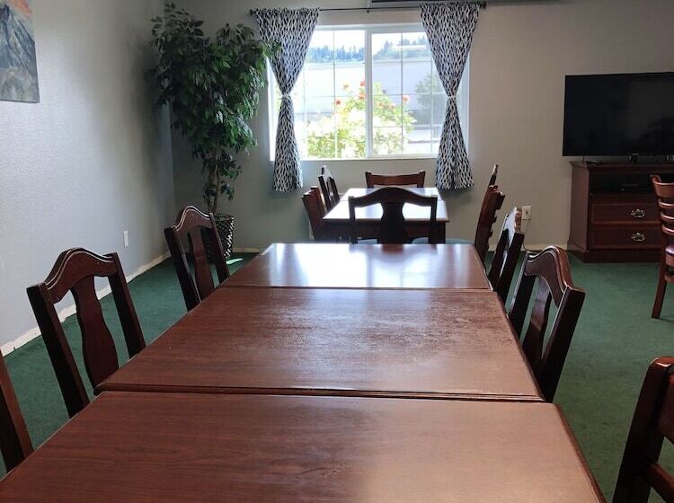 فندق Guesthouse Inn & Suites Kelso/longview