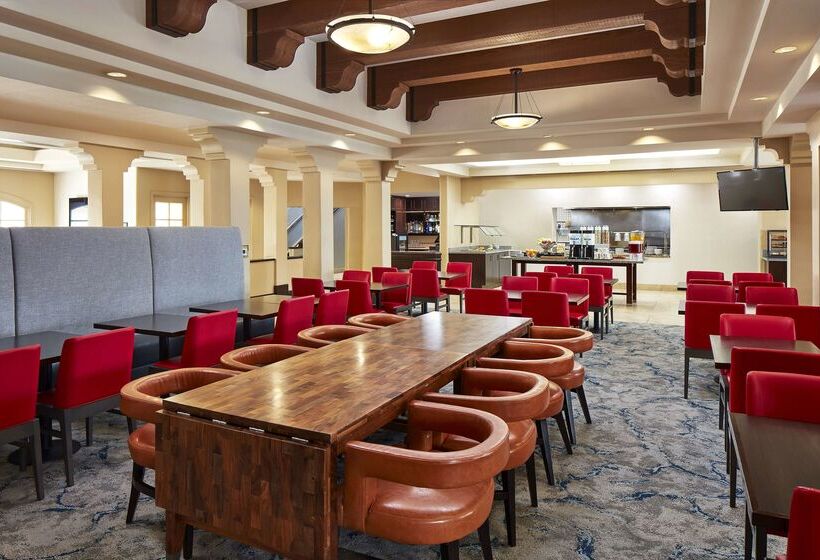 בית מלון כפרי Hilton Garden Inn Valencia Six Flags