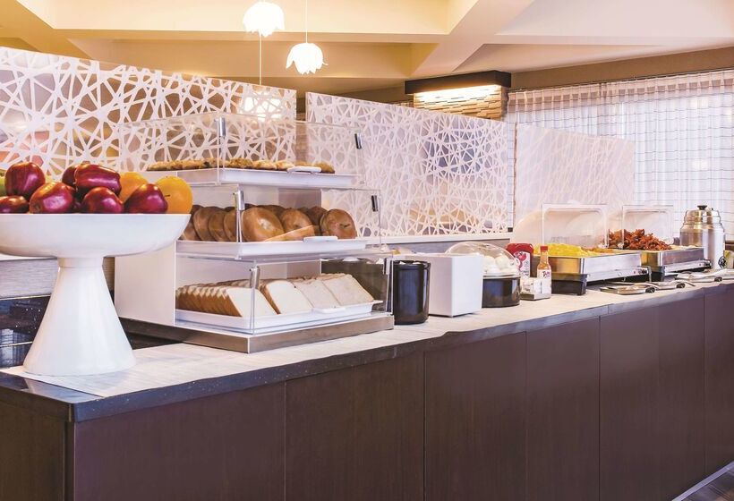 هتل La Quinta By Wyndham Las Vegas Summerlin Tech