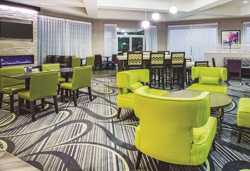 هتل La Quinta By Wyndham Las Vegas Summerlin Tech
