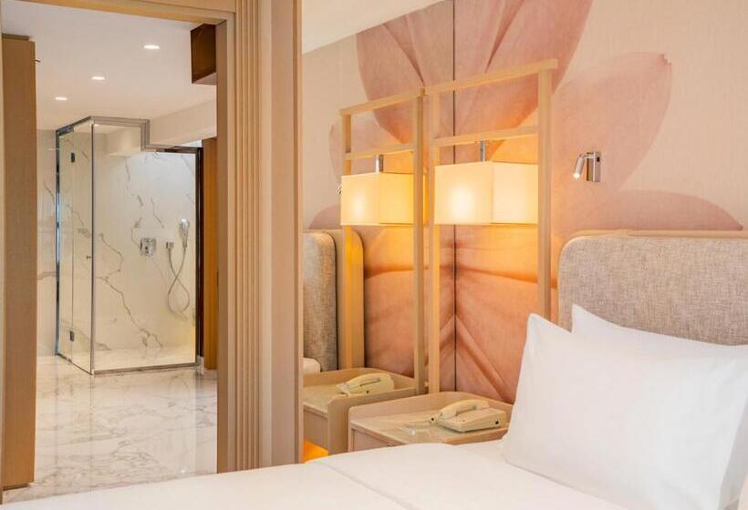 Mövenpick Hotel Istanbul Bosphorus