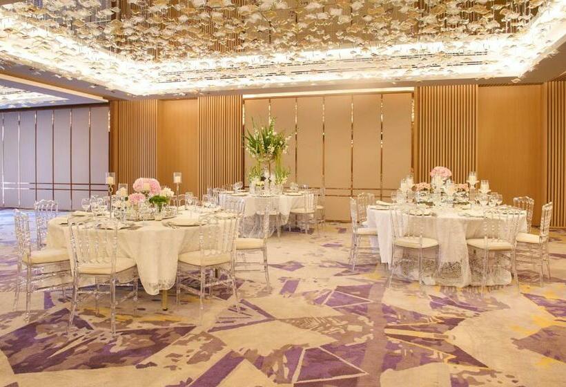 Mövenpick Hotel Istanbul Bosphorus