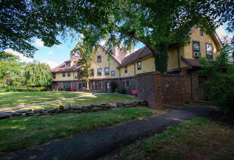 호텔 Rutgers University Inn And Conference Center