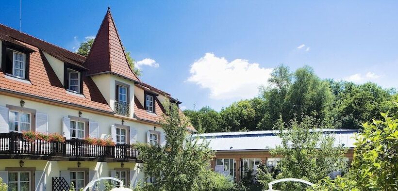 هتل Hôtel Château De L Ile