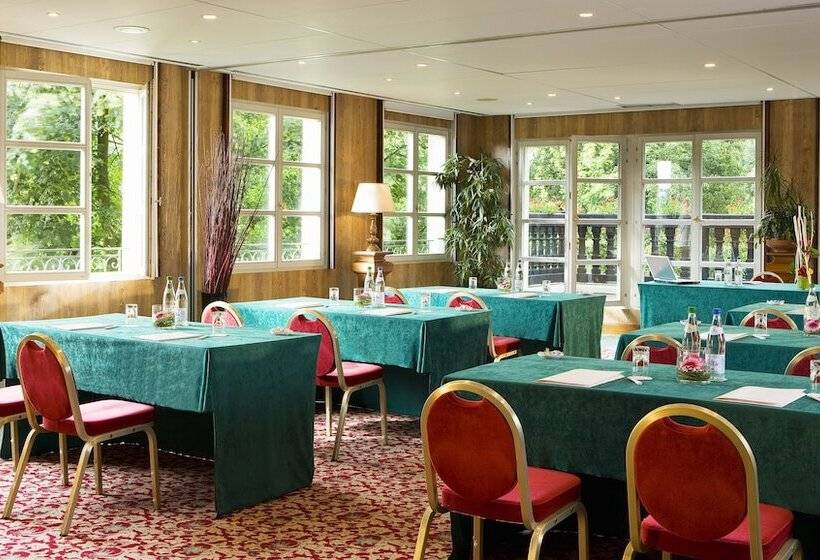 هتل Hôtel Château De L Ile