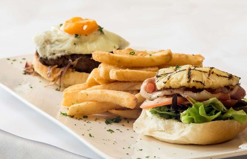 فندق Best Western Plus All Settlers Motor Inn
