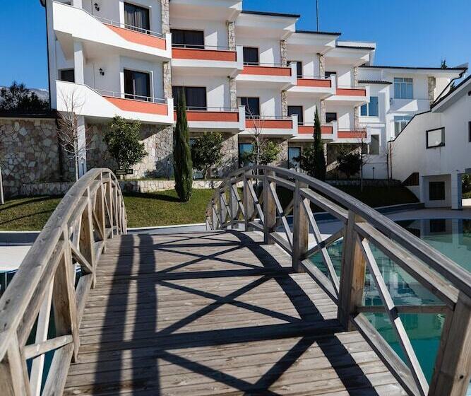 בית מלון כפרי Chateau Linza Resort