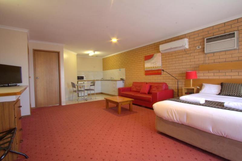 מוטל Blue Whale Motor Inn & Apartments