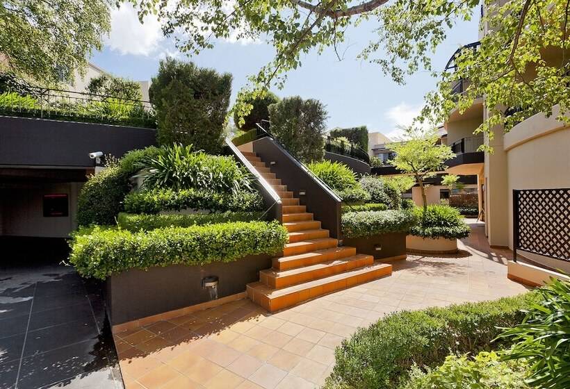 Astra Apartments   The Griffin