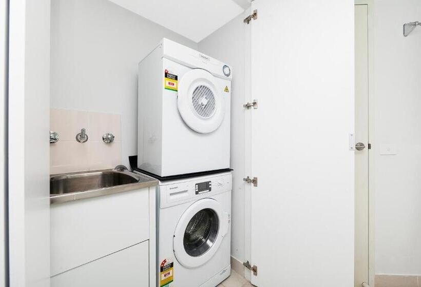 Astra Apartments   The Griffin