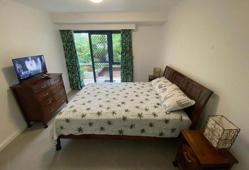 هتل 181 The Esplanade