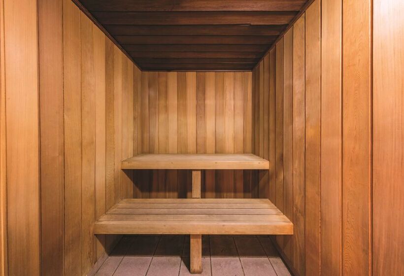 هتل Adina Serviced Apartments Canberra Kingston