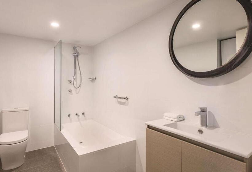 هتل Adina Serviced Apartments Canberra Kingston