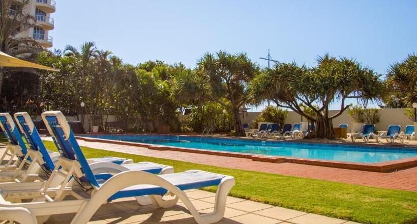 هتل Chateau Beachside Resort