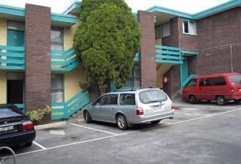 فندق Coburg Motor Inn