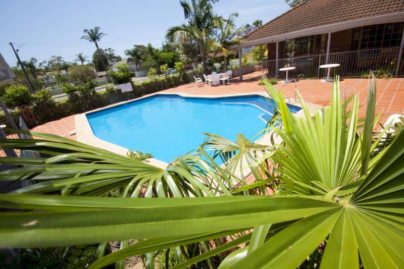 בית מלון כפרי Island Palms Motor Inn