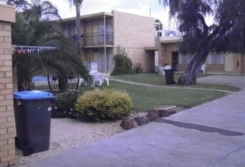 فندق Kar Rama Motor Inn