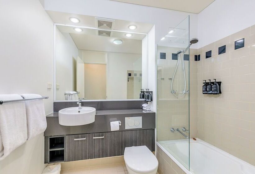 هتل Mantra On Hay Perth