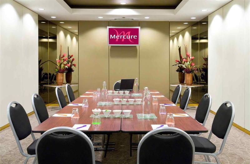 בית מלון כפרי Mercure Melbourne Treasury Gardens